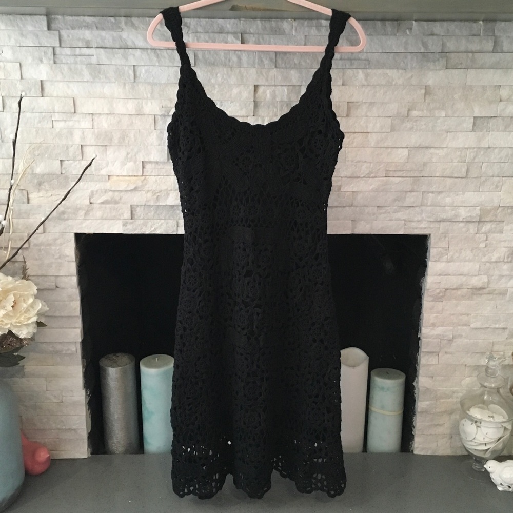 VS MODA CROCHETED BLACK STRAP DRESS SIZE MEDIUM